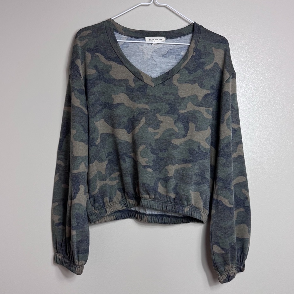 $2 add on* Camo crop sweatshirt L